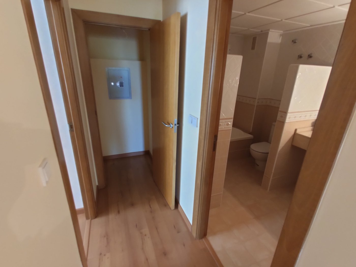 For sale - 3 Bedroom 2 Bathroom Apartment in Torrevieja - Puerto  - Alicante