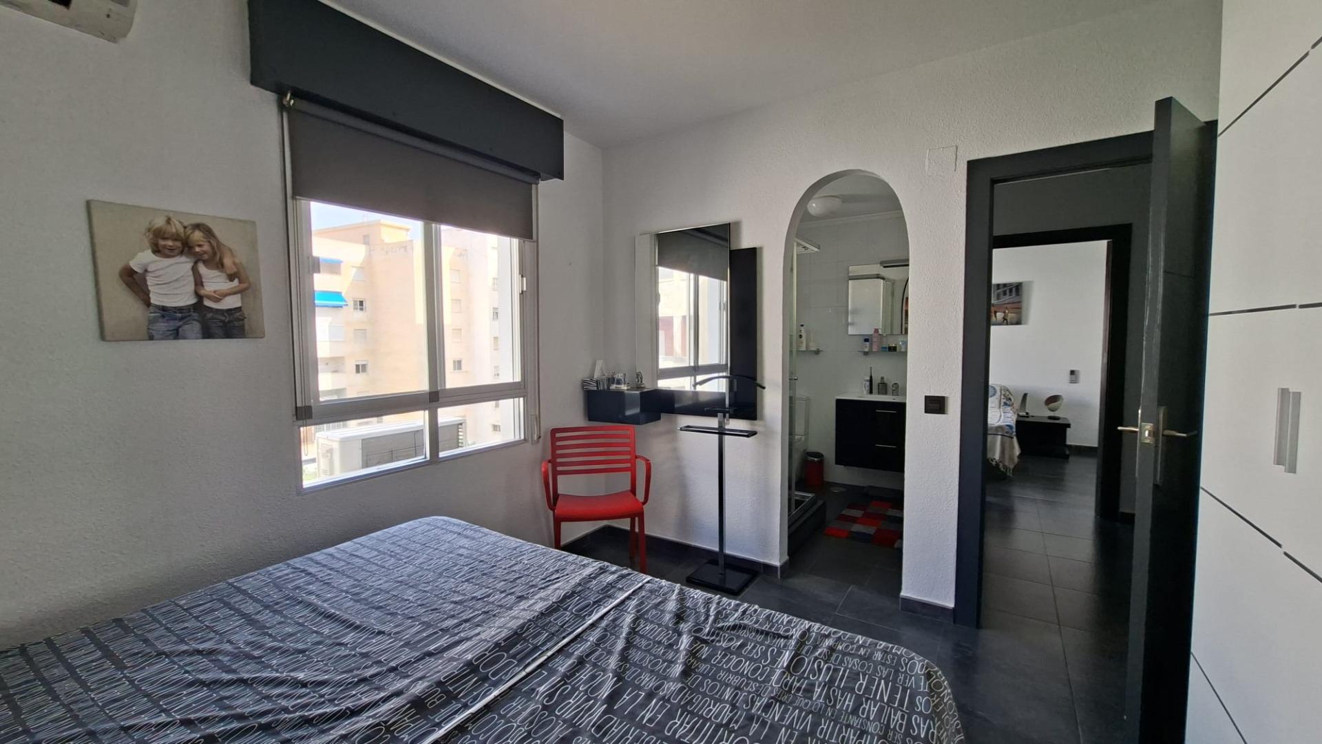 For sale - 3 Bedroom 2 Bathroom Apartment in Torrevieja - Acequion  - Alicante