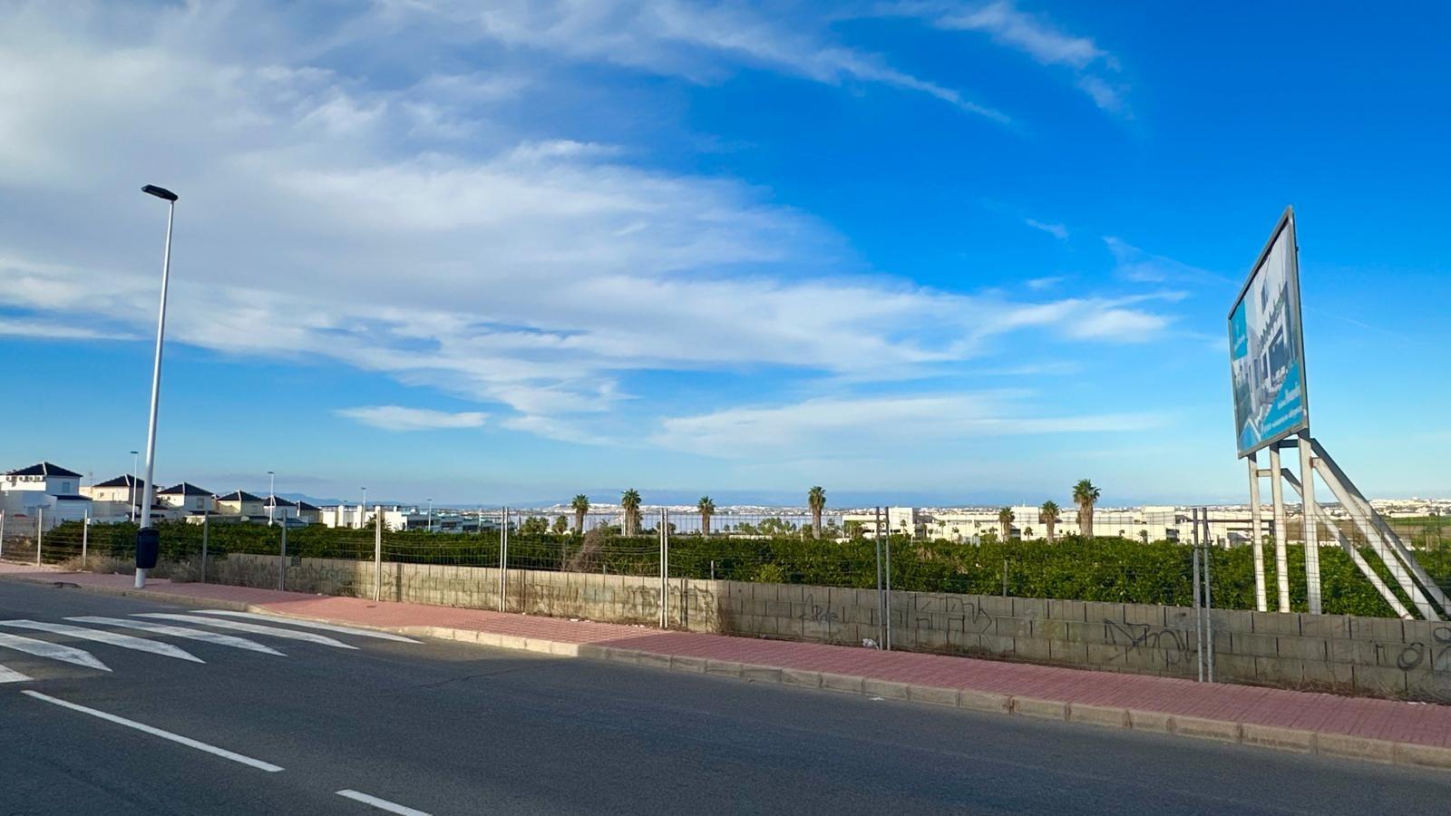 For sale - 4 Bedroom 3 Bathroom Town House in Torrevieja - La Siesta  - Alicante