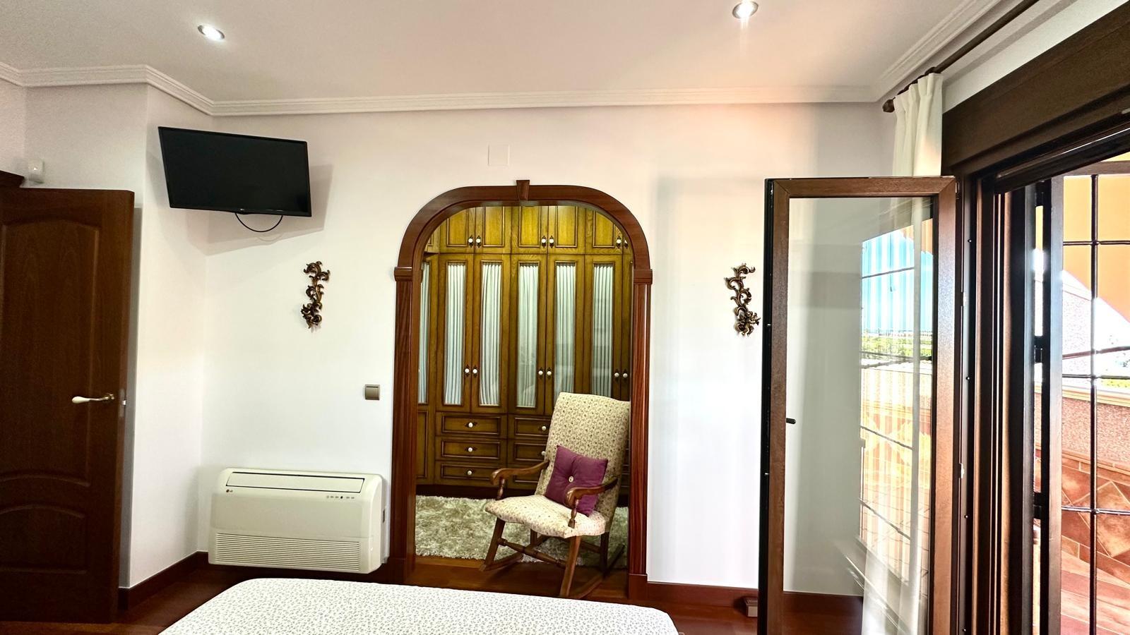 For sale - 4 Bedroom 3 Bathroom Town House in Torrevieja - La Siesta  - Alicante