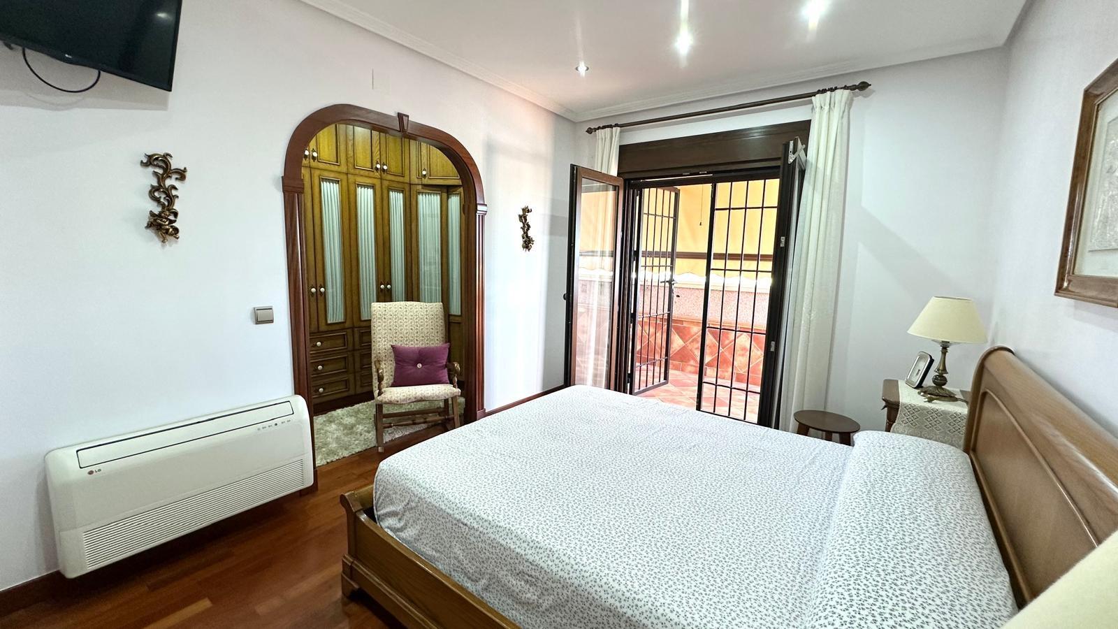 For sale - 4 Bedroom 3 Bathroom Town House in Torrevieja - La Siesta  - Alicante