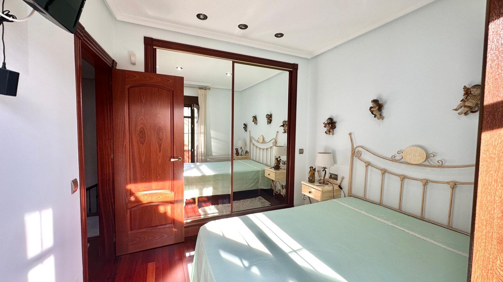 For sale - 4 Bedroom 3 Bathroom Town House in Torrevieja - La Siesta  - Alicante