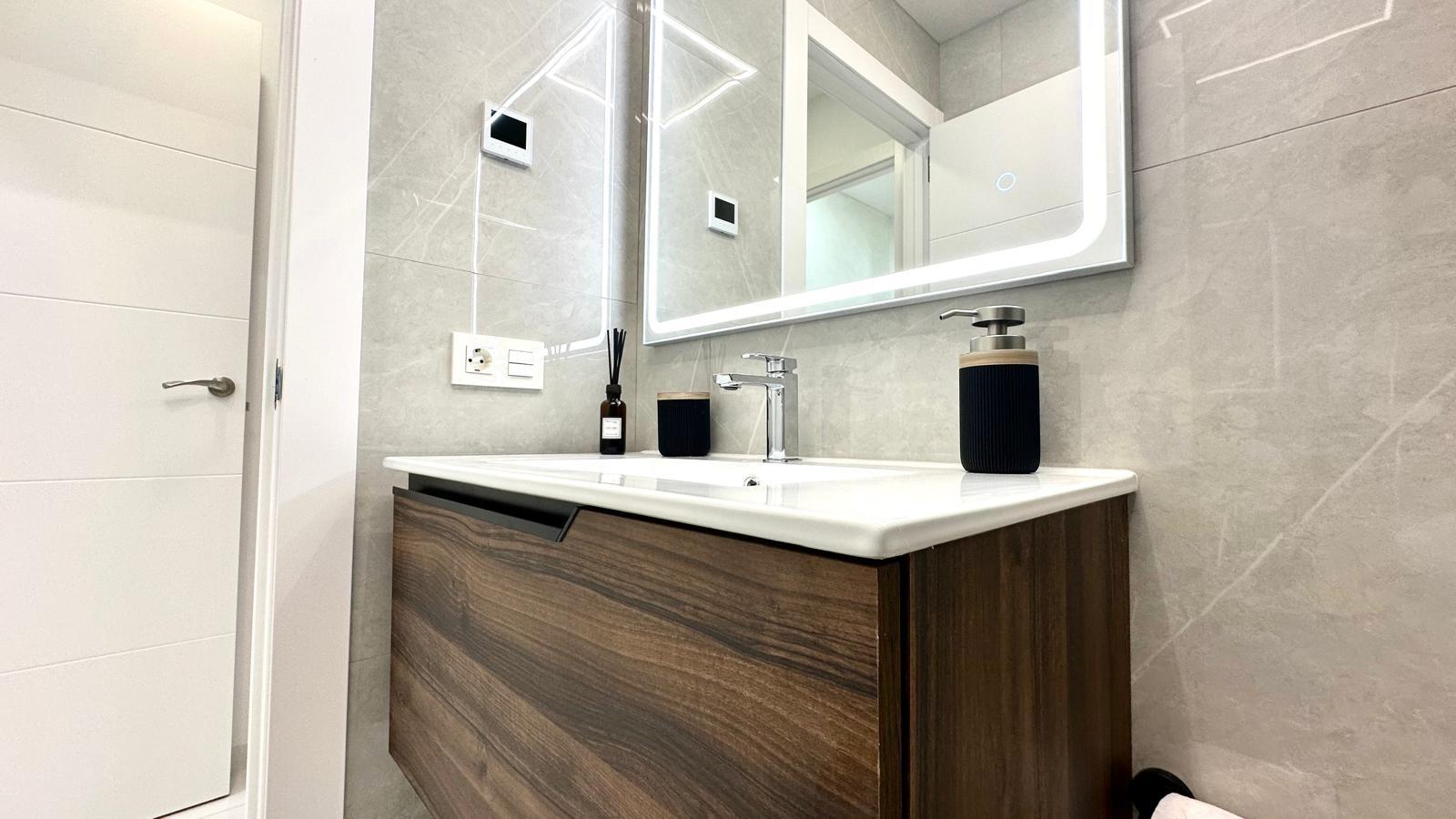 For sale - 2 Bedroom 2 Bathroom Apartment in Torrevieja - Playa Del Cura  - Alicante