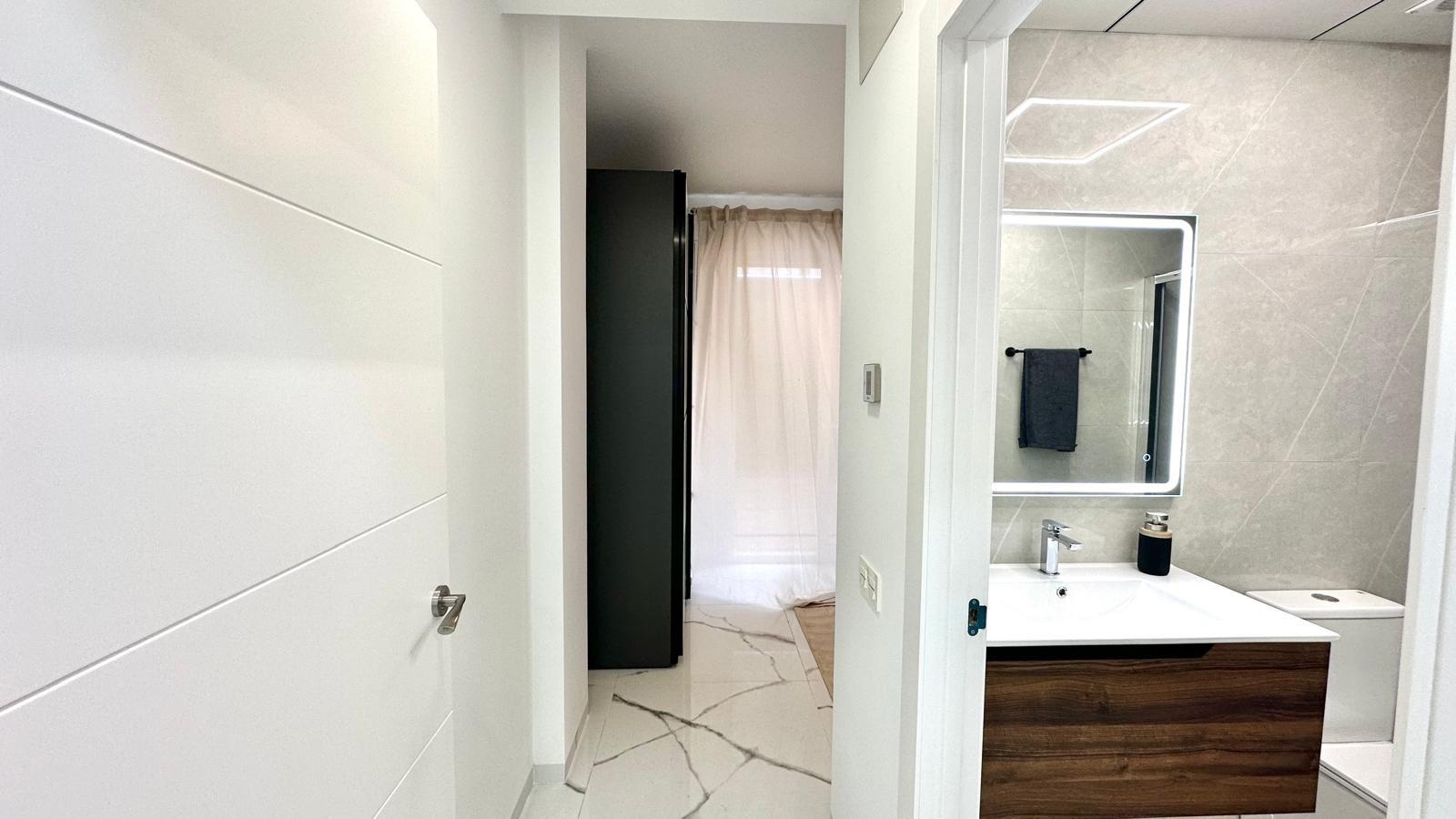 For sale - 2 Bedroom 2 Bathroom Apartment in Torrevieja - Playa Del Cura  - Alicante