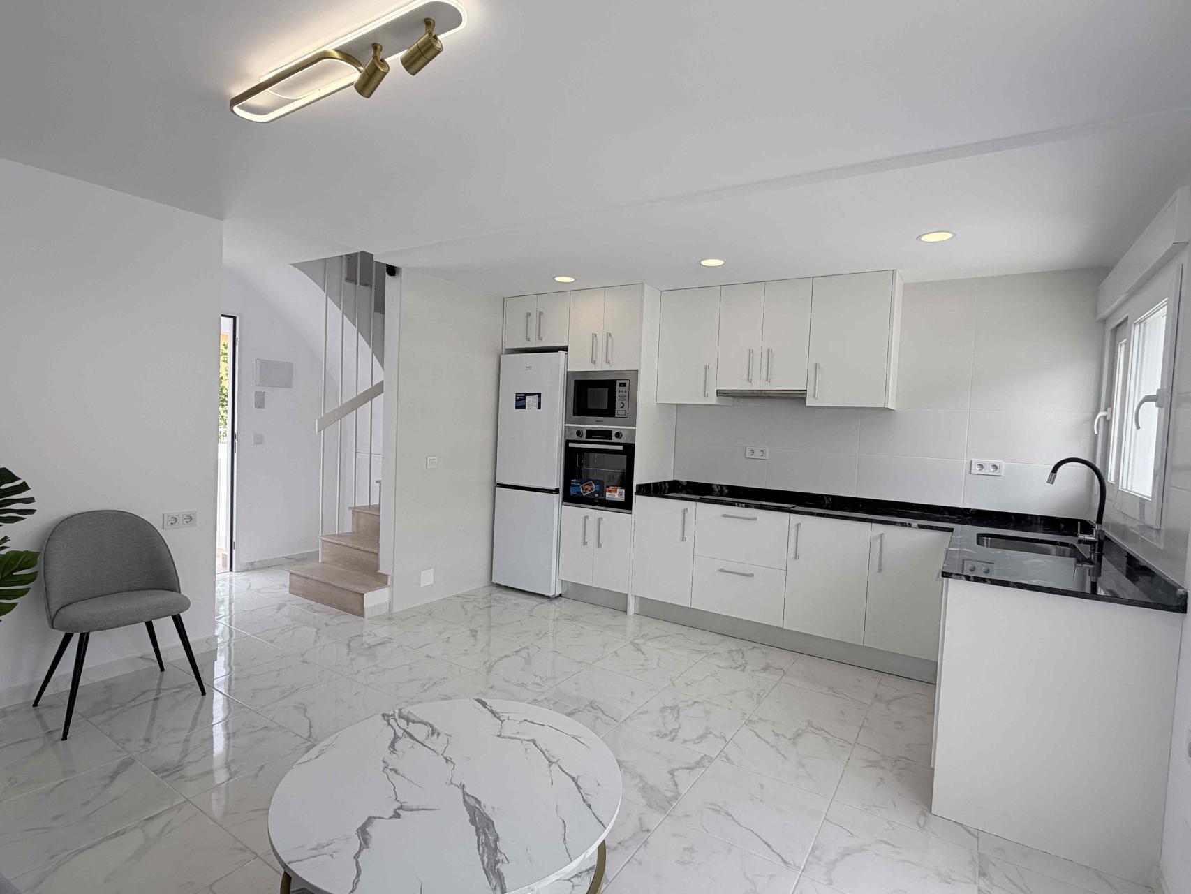 For sale - 3 Bedroom 2 Bathroom Town House in Torrevieja - Costa Blanca  - Alicante