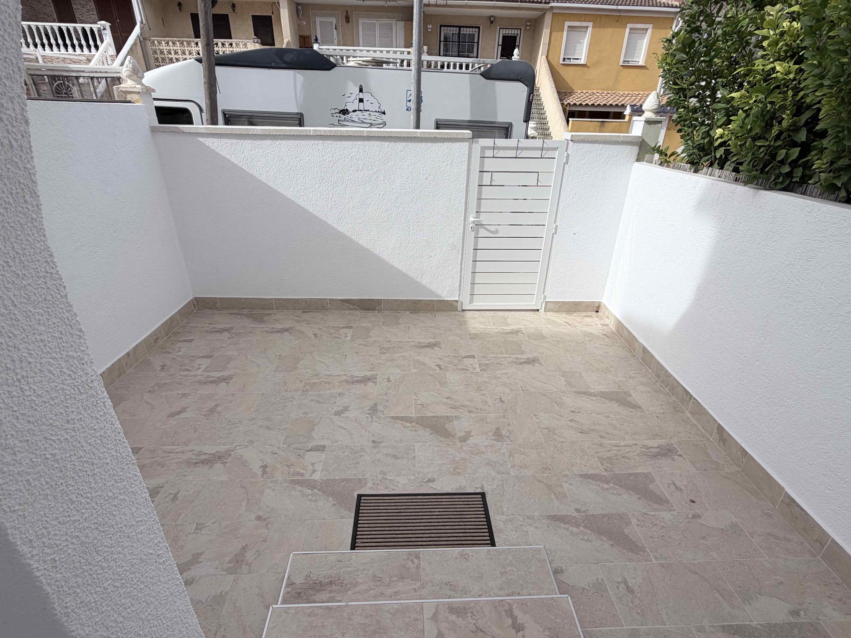 For sale - 3 Bedroom 2 Bathroom Town House in Torrevieja - Costa Blanca  - Alicante