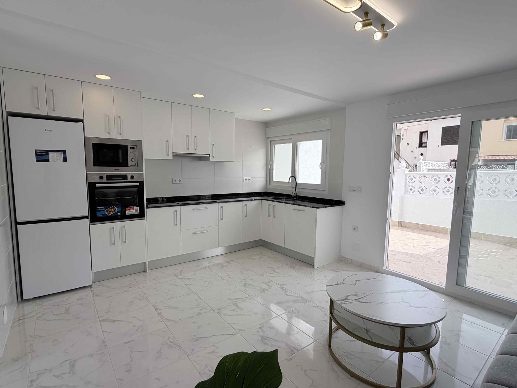 For sale - 3 Bedroom 2 Bathroom Town House in Torrevieja - Costa Blanca  - Alicante