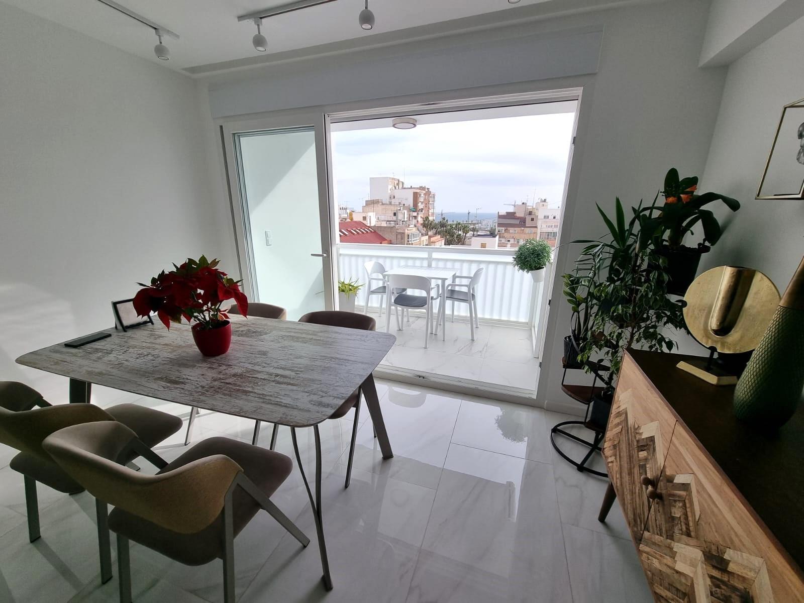 For sale - 2 Bedroom 2 Bathroom Apartment in Torrevieja - Centro  - Alicante