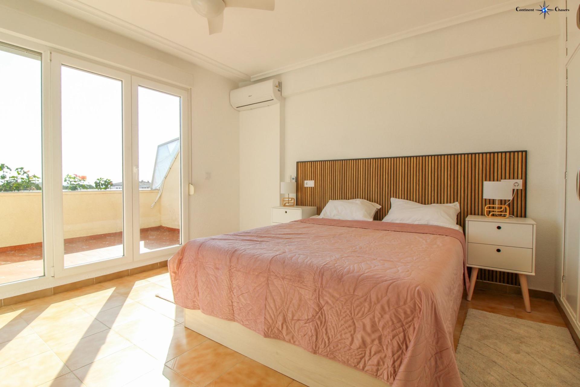 For sale - 2 Bedroom 2 Bathroom Penthouse in Torrevieja - Punta Prima  - Alicante