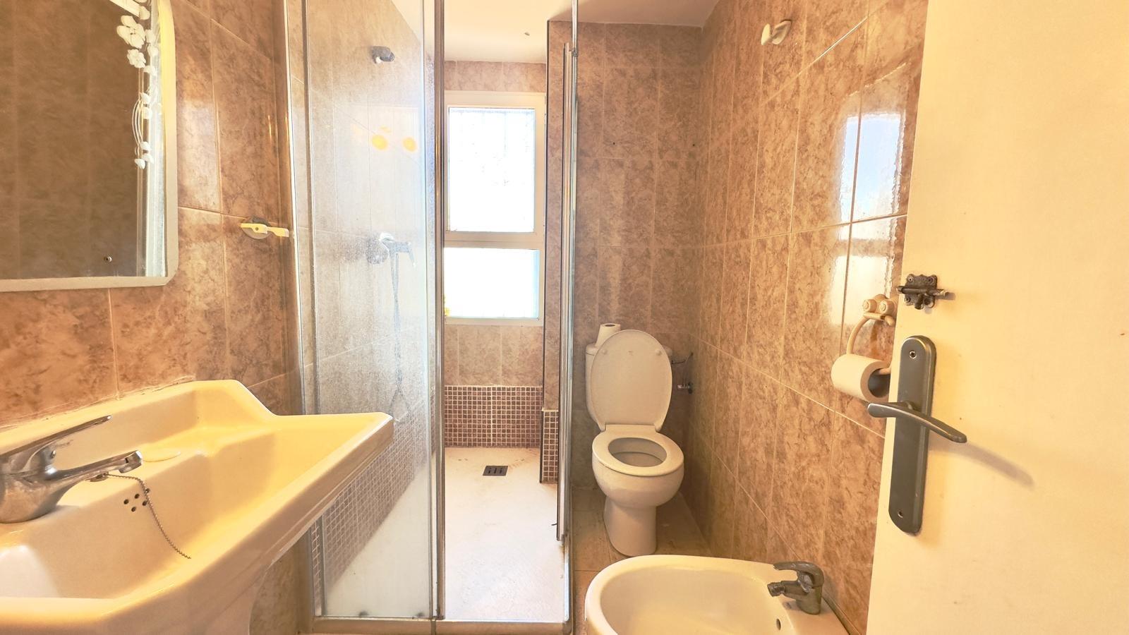 For sale - 3 Bedroom 2 Bathroom Apartment in Torrevieja - Zona Los Frutales  - Alicante