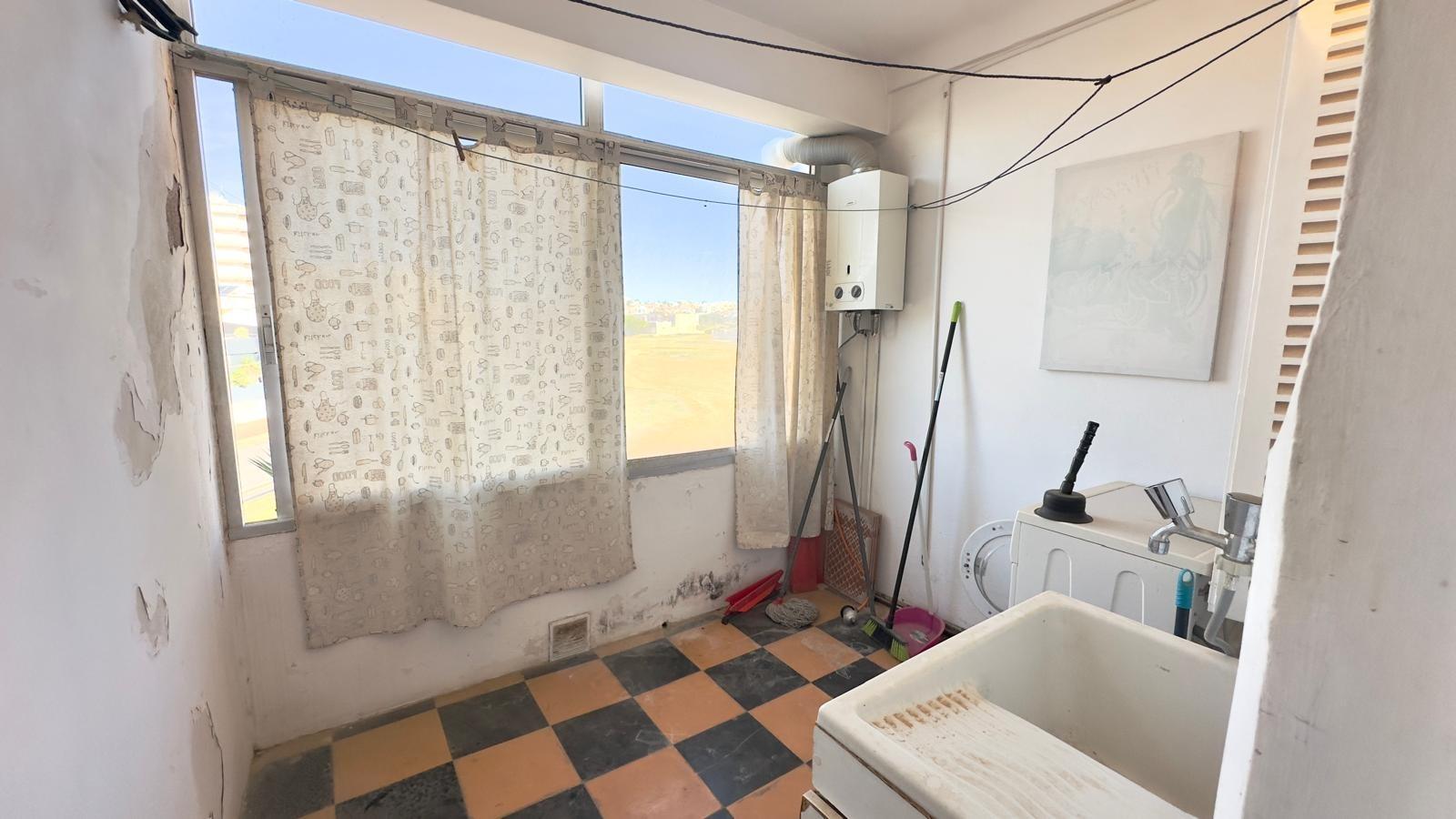 For sale - 3 Bedroom 2 Bathroom Apartment in Torrevieja - Zona Los Frutales  - Alicante