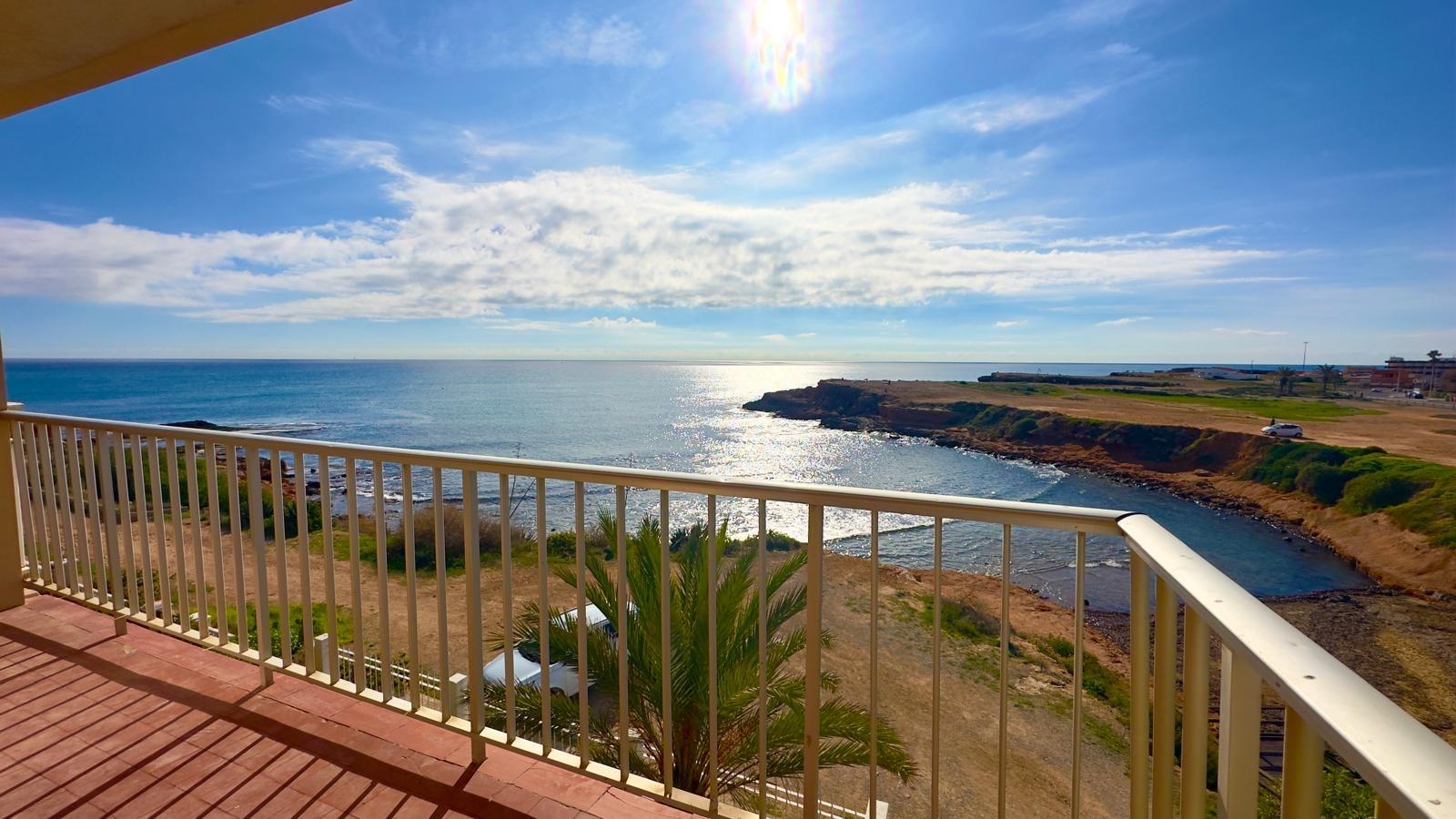 For sale - 3 Bedroom 2 Bathroom Apartment in Torrevieja - Zona Los Frutales  - Alicante