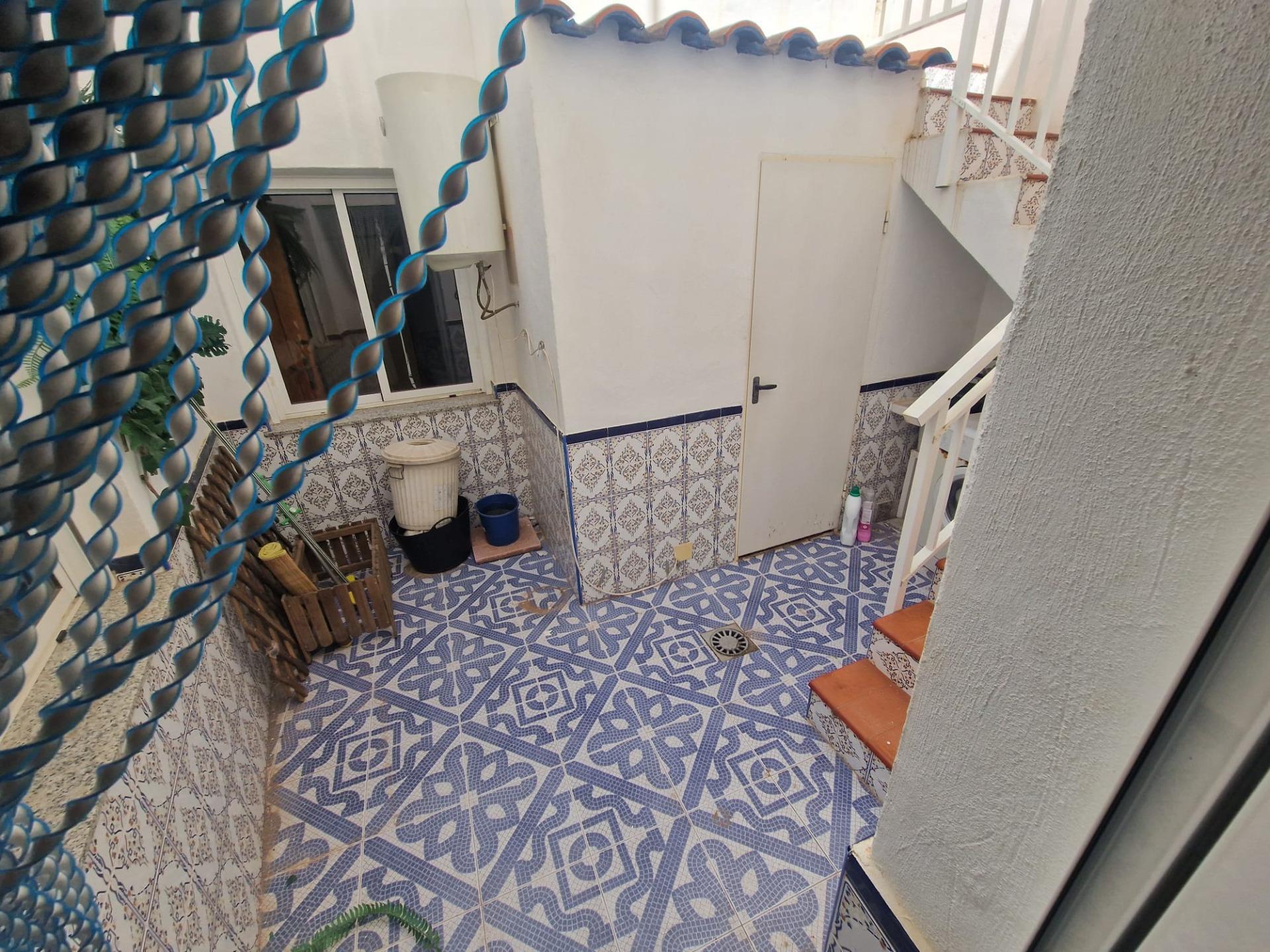 For sale - 4 Bedroom 2 Bathroom Town House in Torrevieja - Torrevieja  - Alicante