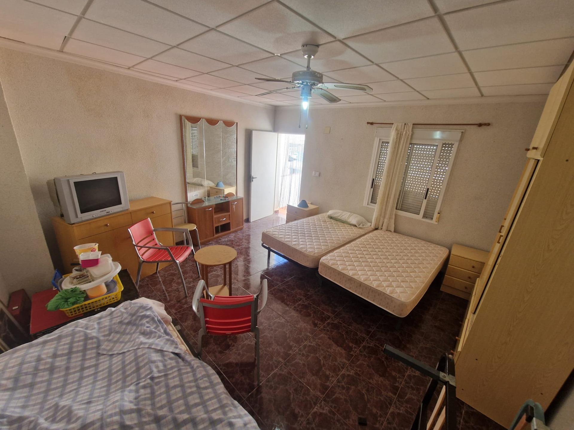 For sale - 4 Bedroom 2 Bathroom Town House in Torrevieja - Torrevieja  - Alicante