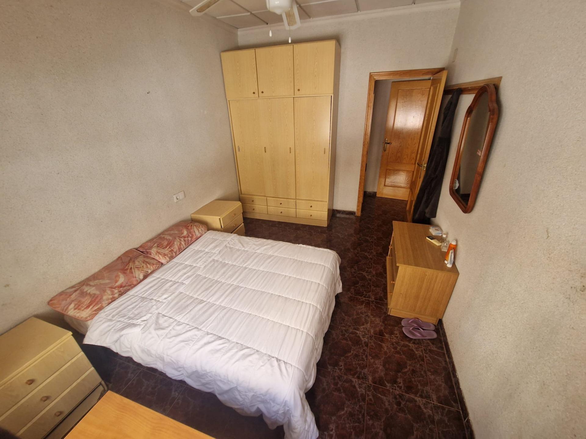 For sale - 4 Bedroom 2 Bathroom Town House in Torrevieja - Torrevieja  - Alicante