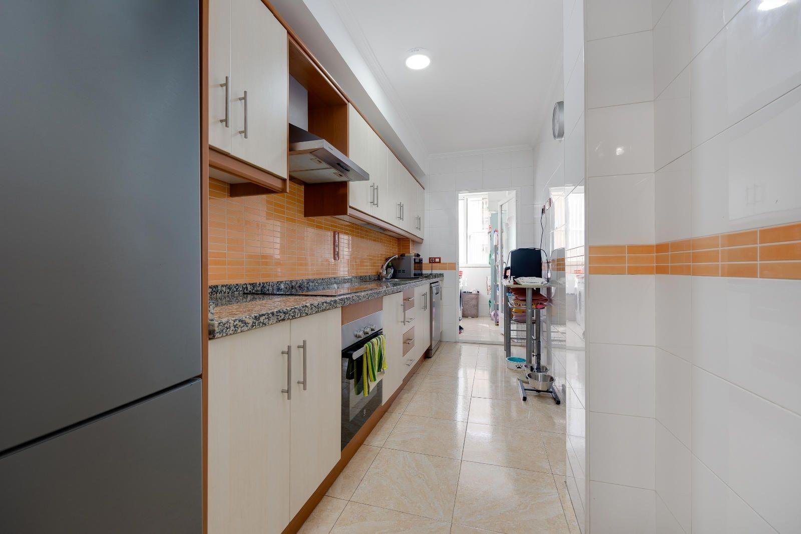 For sale - 3 Bedroom 2 Bathroom Apartment in Torrevieja - Centro  - Alicante