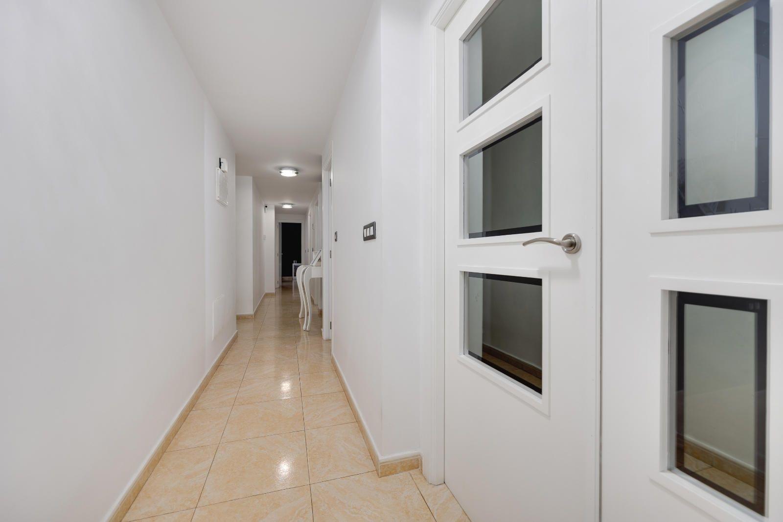 For sale - 3 Bedroom 2 Bathroom Apartment in Torrevieja - Centro  - Alicante