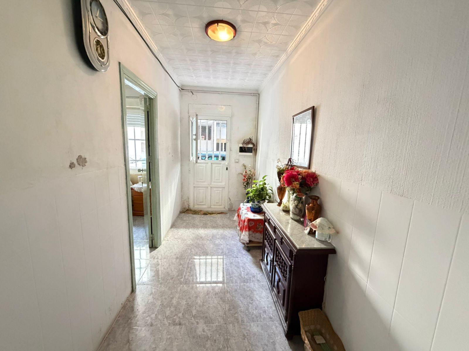 For sale - 3 Bedroom 1 Bathroom Apartment in Torrevieja - Playa Del Cura  - Alicante