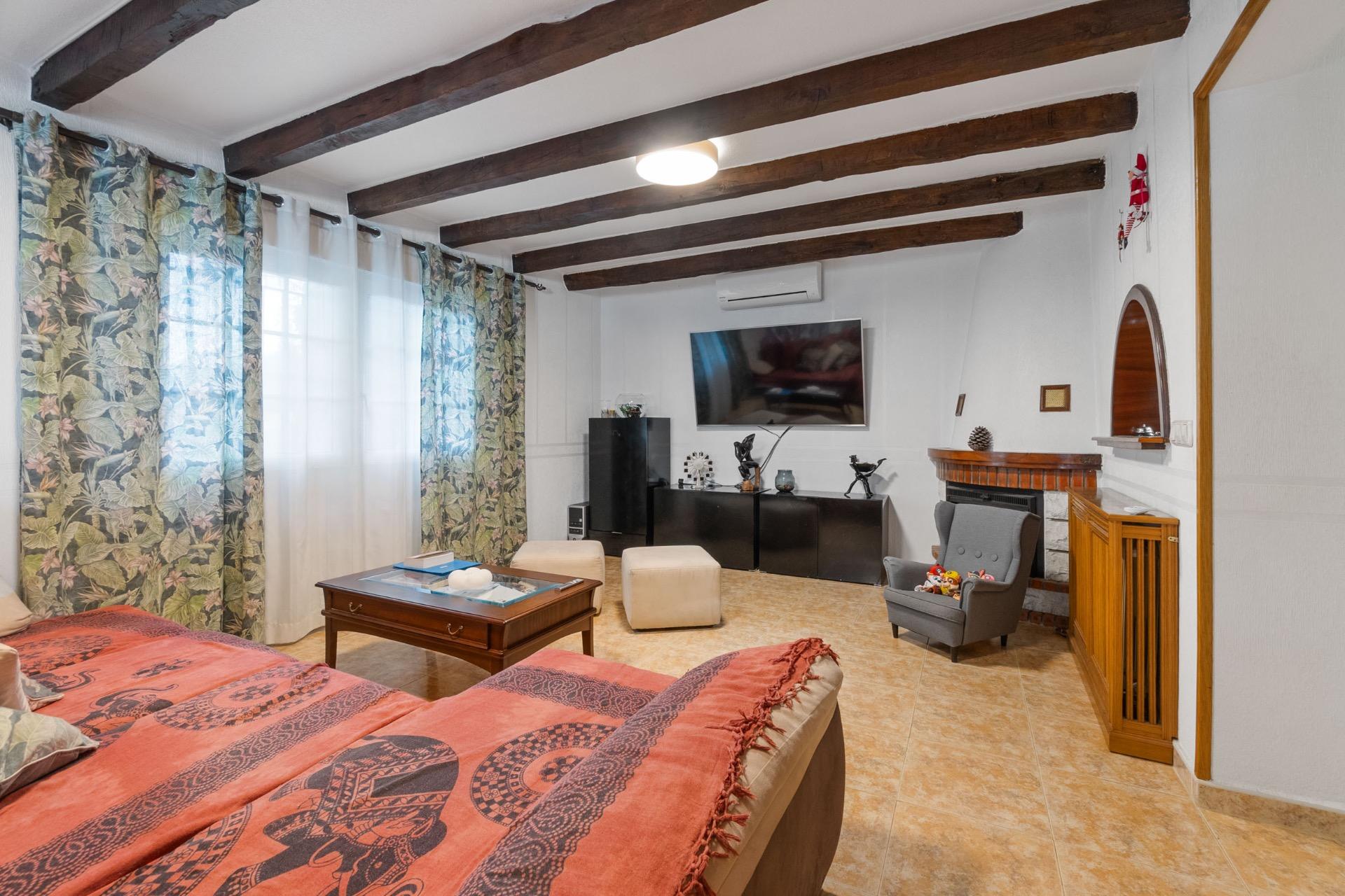 For sale - 4 Bedroom 3 Bathroom Villa in Torrevieja - Los Balcones  - Alicante