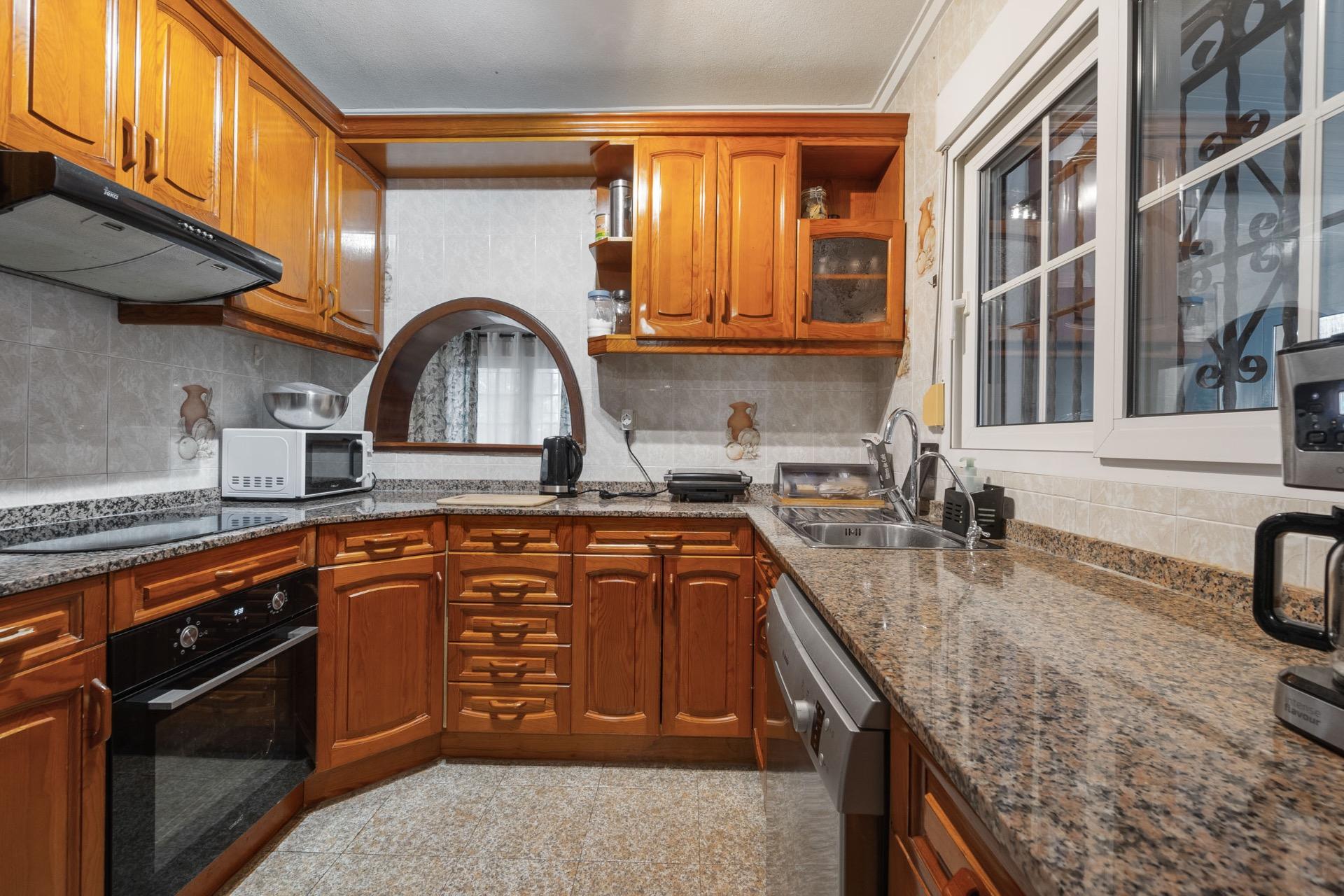 For sale - 4 Bedroom 3 Bathroom Villa in Torrevieja - Los Balcones  - Alicante