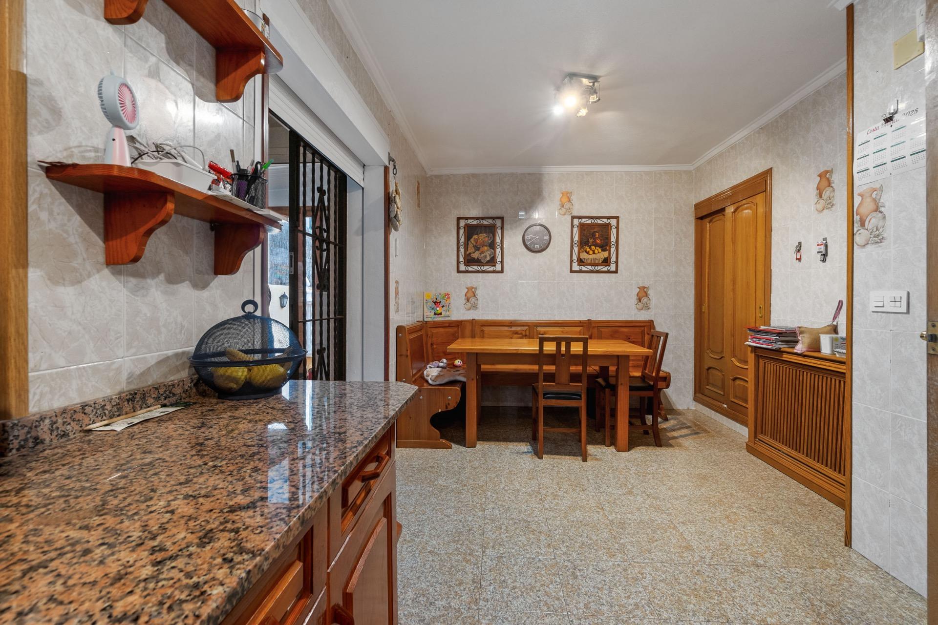 For sale - 4 Bedroom 3 Bathroom Villa in Torrevieja - Los Balcones  - Alicante