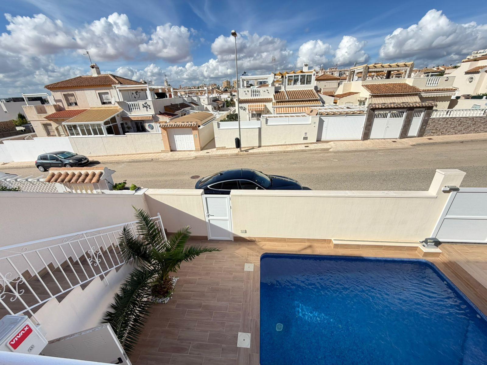 For sale - 4 Bedroom 4 Bathroom Semi Detached in Torrevieja - Cabo Cervera  - Alicante