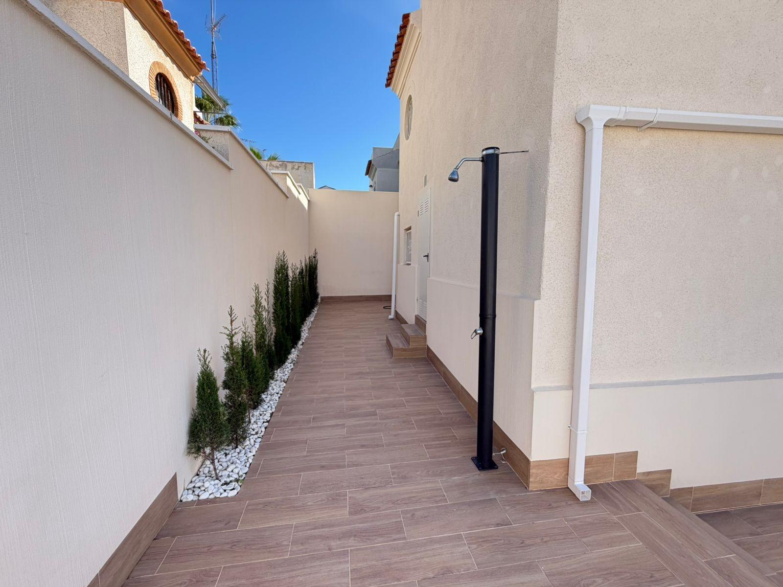 For sale - 4 Bedroom 4 Bathroom Semi Detached in Torrevieja - Cabo Cervera  - Alicante