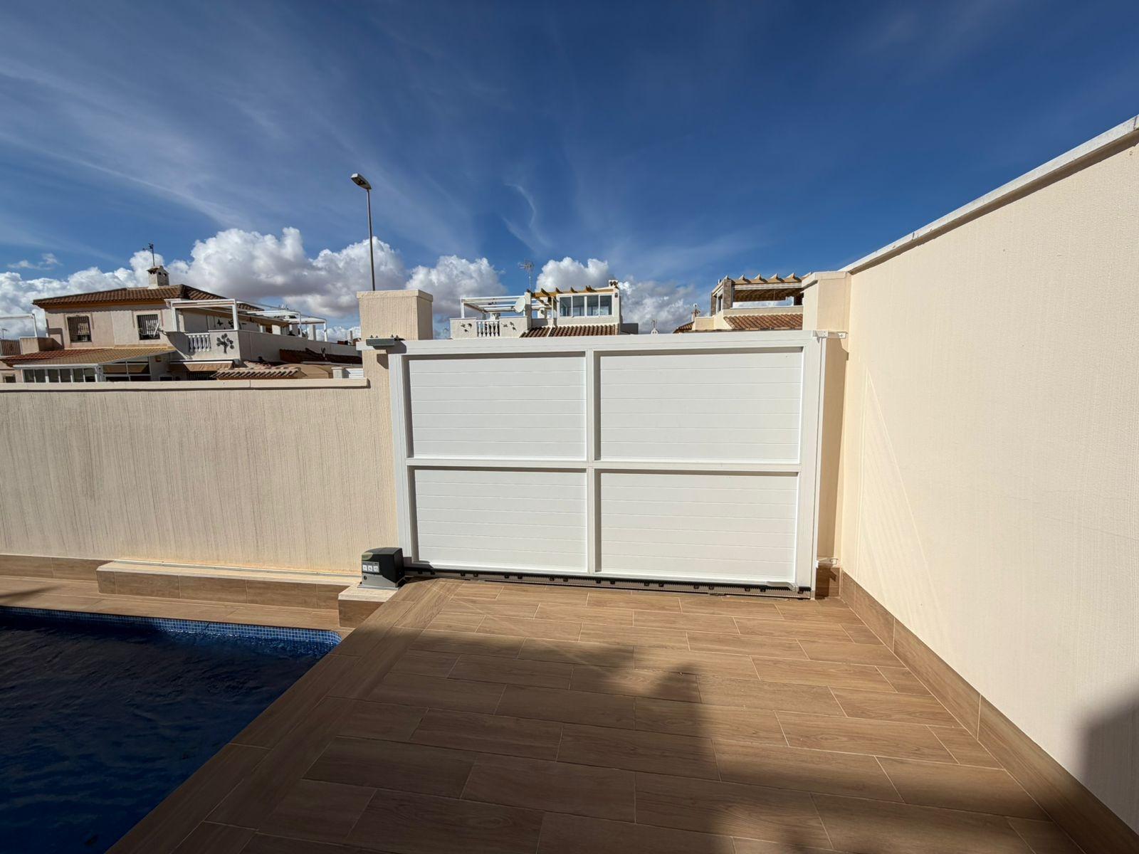 For sale - 4 Bedroom 4 Bathroom Semi Detached in Torrevieja - Cabo Cervera  - Alicante