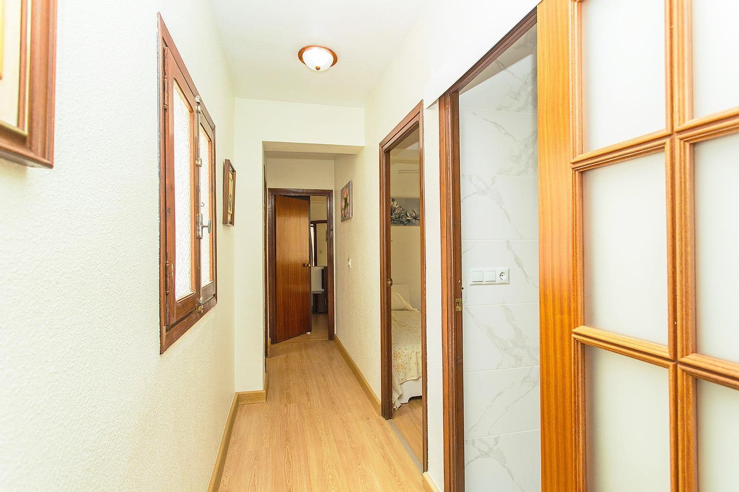 For sale - 3 Bedroom 2 Bathroom Apartment in Torrevieja - Playa Del Cura  - Alicante