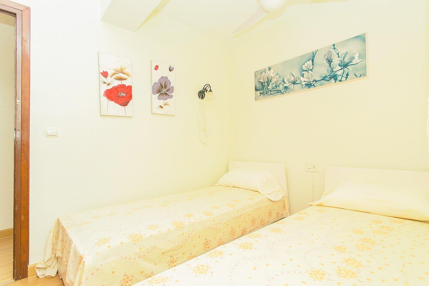 For sale - 3 Bedroom 2 Bathroom Apartment in Torrevieja - Playa Del Cura  - Alicante