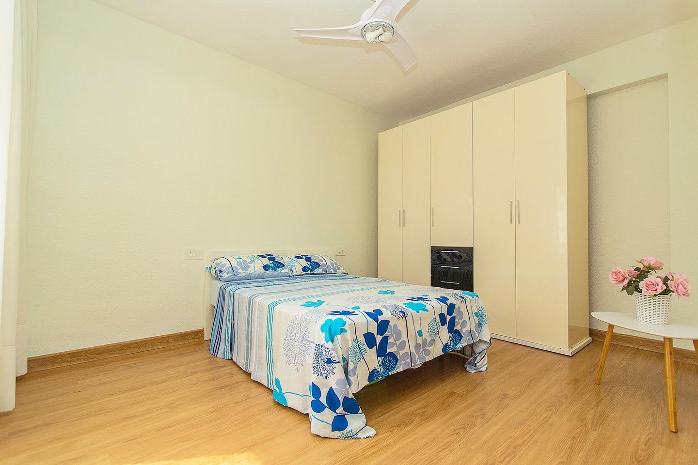 For sale - 3 Bedroom 2 Bathroom Apartment in Torrevieja - Playa Del Cura  - Alicante