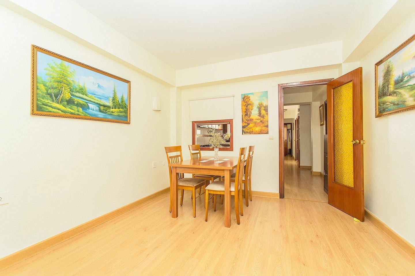 For sale - 3 Bedroom 2 Bathroom Apartment in Torrevieja - Playa Del Cura  - Alicante