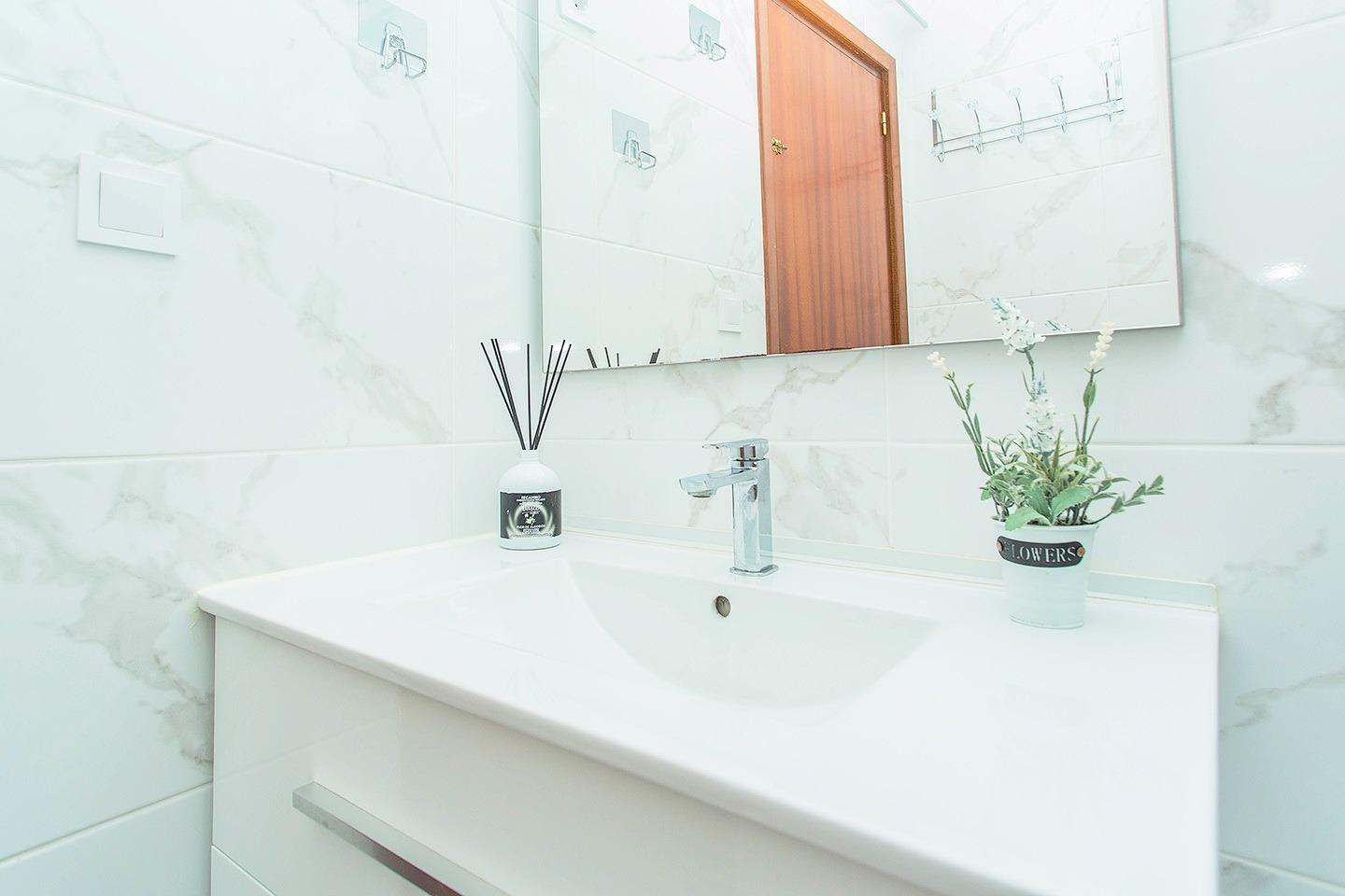 For sale - 3 Bedroom 2 Bathroom Apartment in Torrevieja - Playa Del Cura  - Alicante