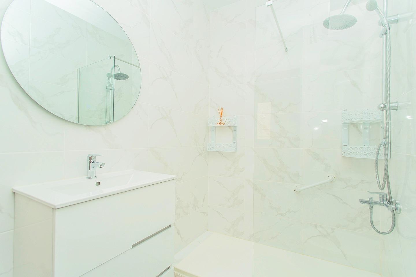 For sale - 3 Bedroom 2 Bathroom Apartment in Torrevieja - Playa Del Cura  - Alicante