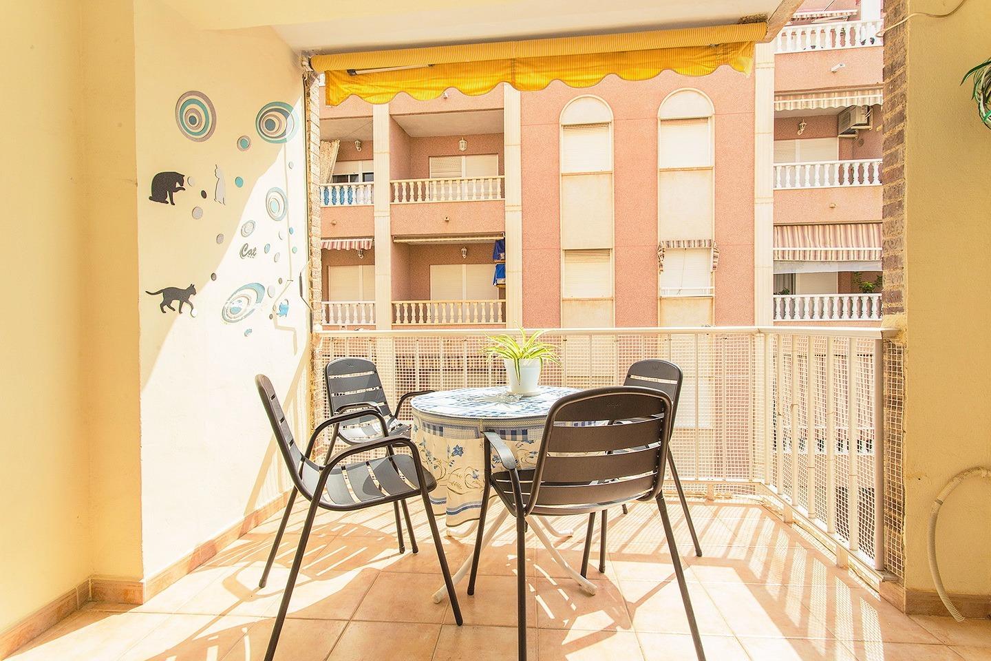 For sale - 3 Bedroom 2 Bathroom Apartment in Torrevieja - Playa Del Cura  - Alicante