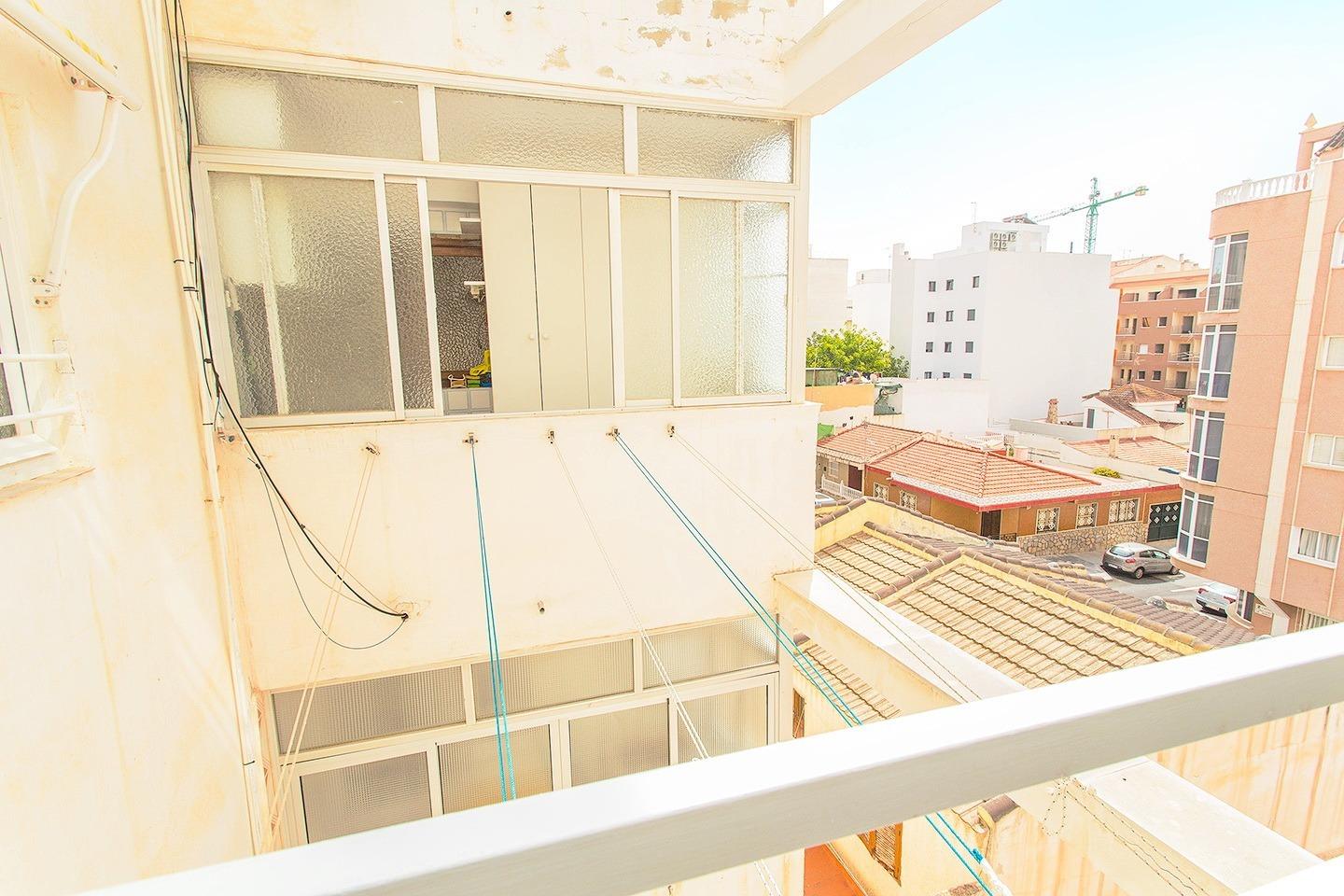 For sale - 3 Bedroom 2 Bathroom Apartment in Torrevieja - Playa Del Cura  - Alicante