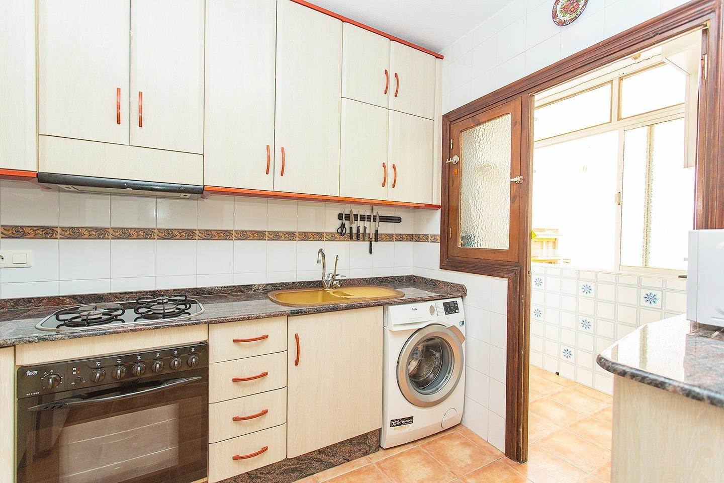 For sale - 3 Bedroom 2 Bathroom Apartment in Torrevieja - Playa Del Cura  - Alicante