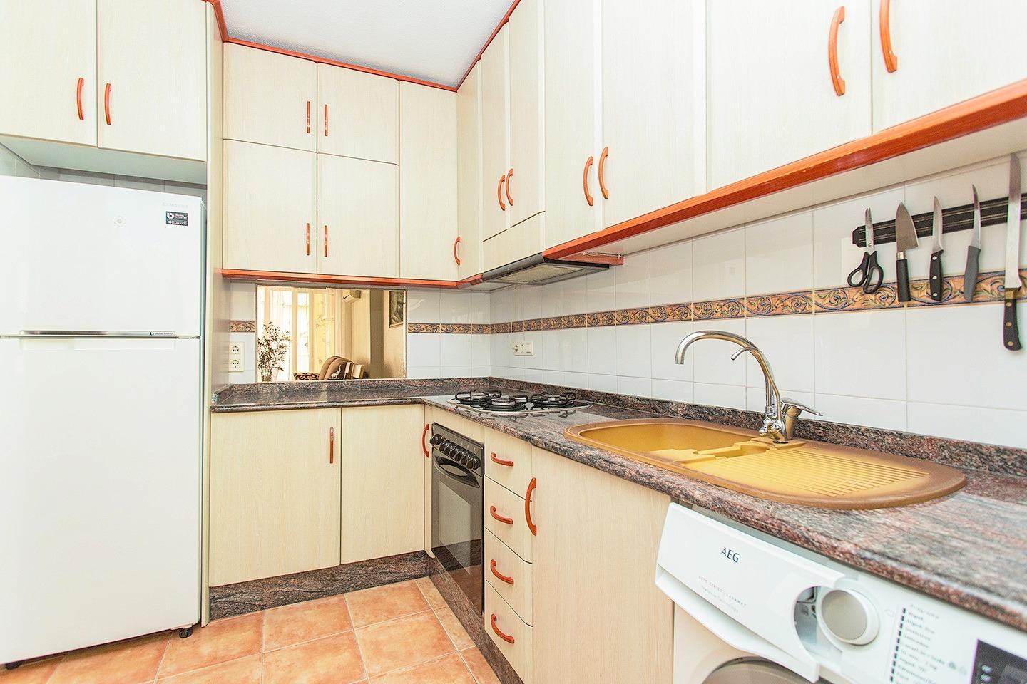 For sale - 3 Bedroom 2 Bathroom Apartment in Torrevieja - Playa Del Cura  - Alicante