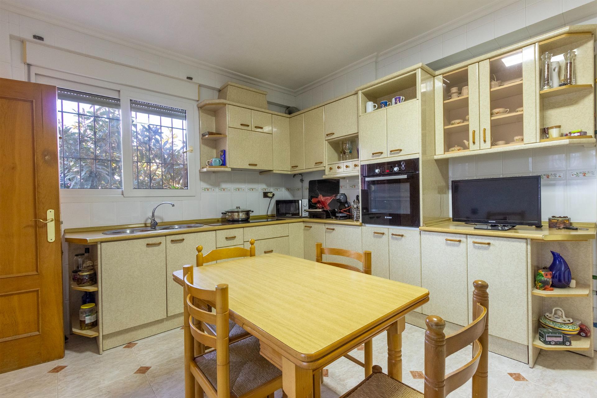 For sale - 4 Bedroom 3 Bathroom Villa in Torrevieja - Los Balcones  - Alicante