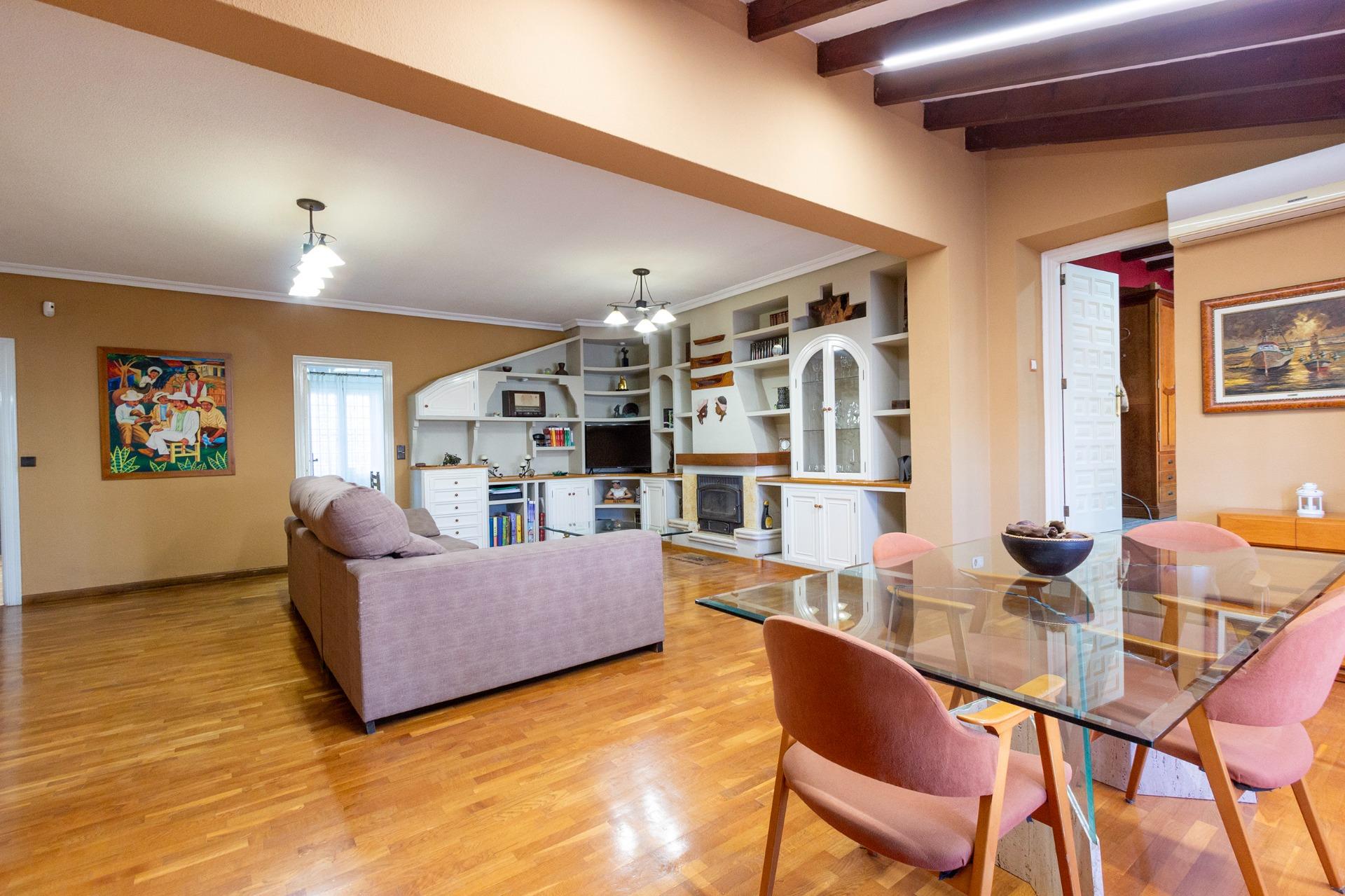 For sale - 4 Bedroom 3 Bathroom Villa in Torrevieja - Los Balcones  - Alicante