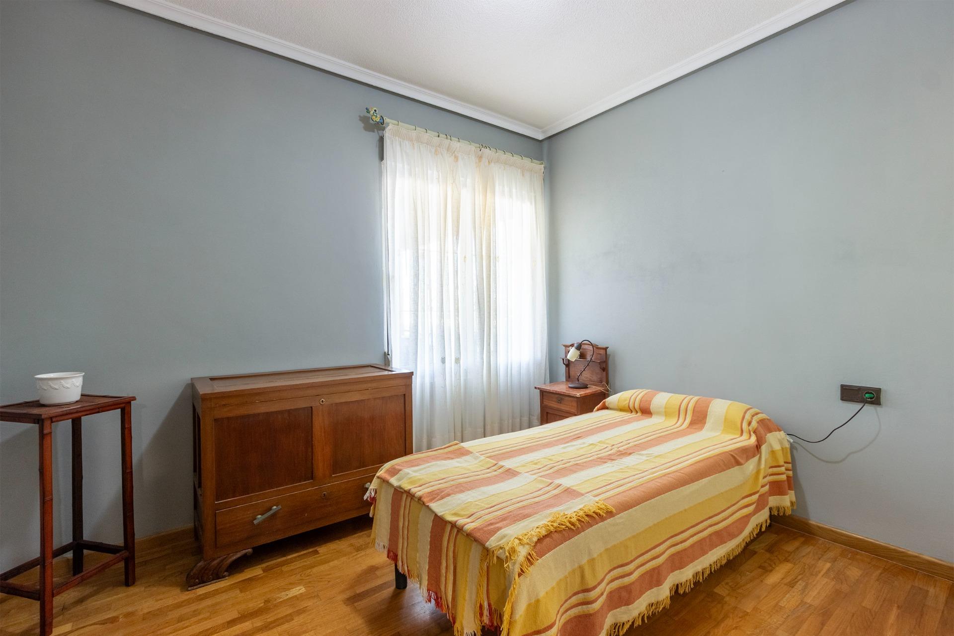 For sale - 4 Bedroom 3 Bathroom Villa in Torrevieja - Los Balcones  - Alicante