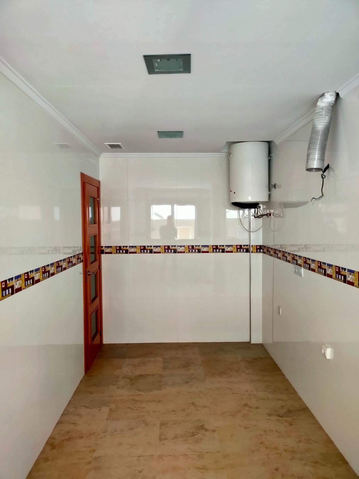For sale - 3 Bedroom 2 Bathroom Apartment in Torrevieja - Estacion De Autobuses  - Alicante