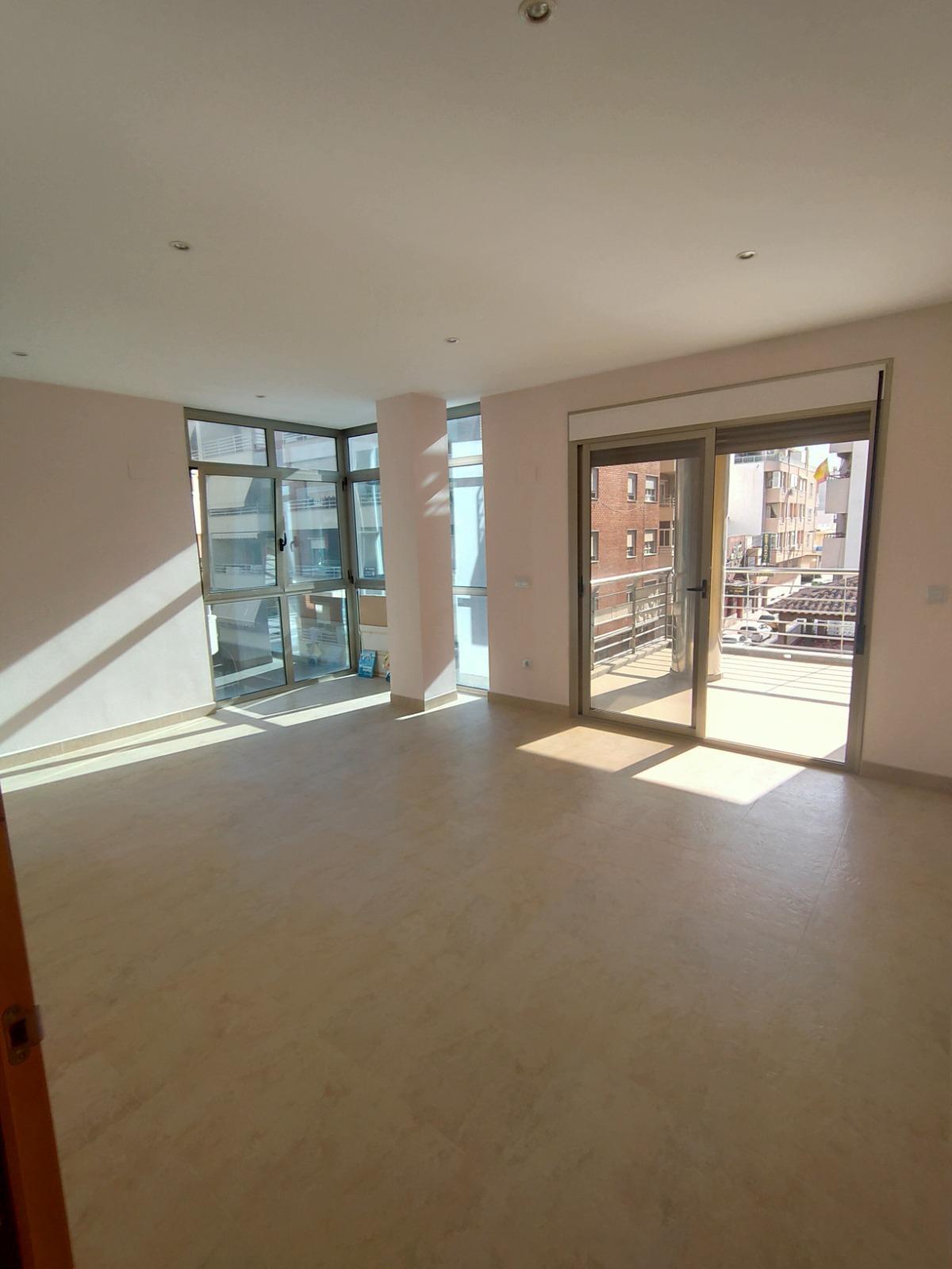 For sale - 3 Bedroom 2 Bathroom Apartment in Torrevieja - Estacion De Autobuses  - Alicante