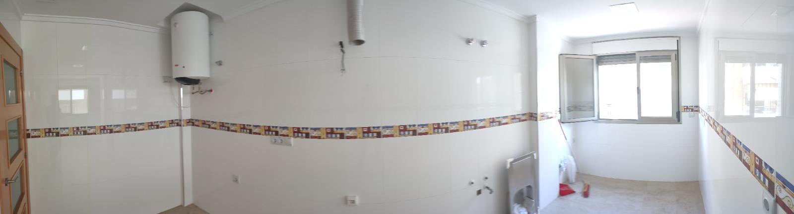For sale - 3 Bedroom 2 Bathroom Apartment in Torrevieja - Estacion De Autobuses  - Alicante