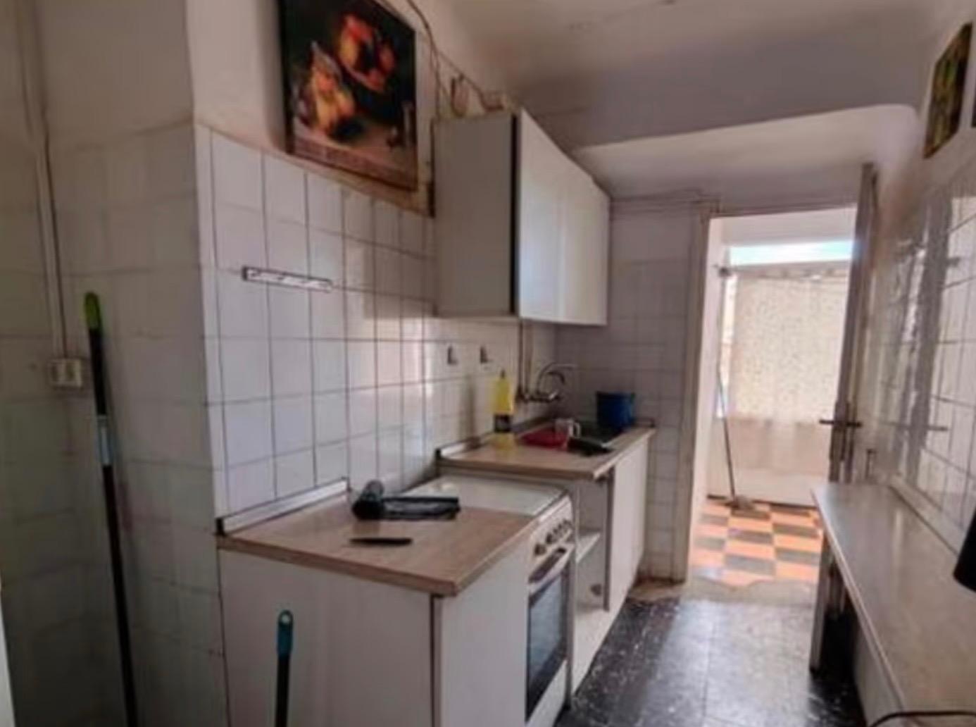 For sale - 3 Bedroom 1 Bathroom Apartment in Torrevieja - Los Frutales  - Alicante