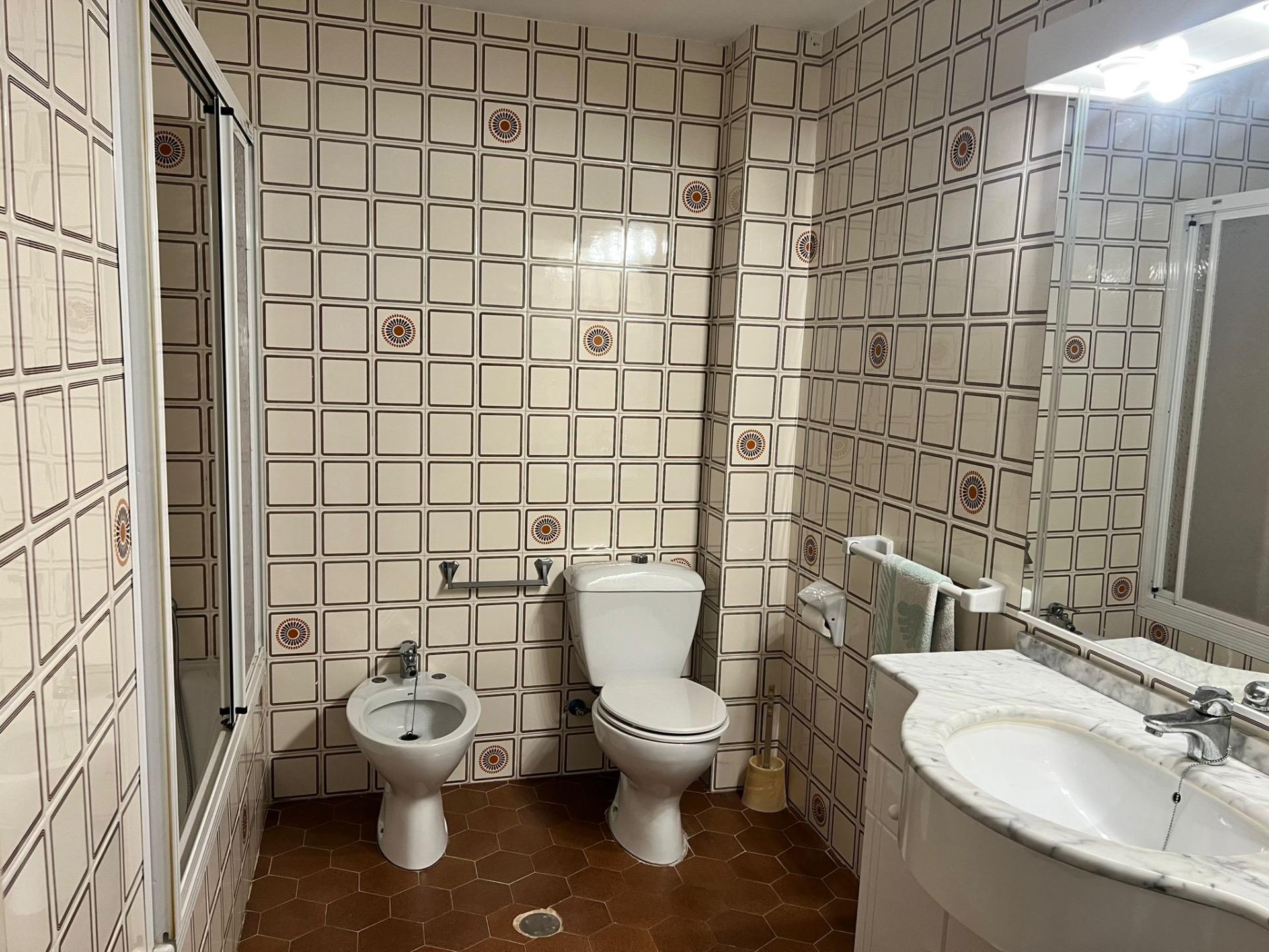 For sale - 3 Bedroom 1 Bathroom Apartment in Torrevieja - Playa Del Cura  - Alicante