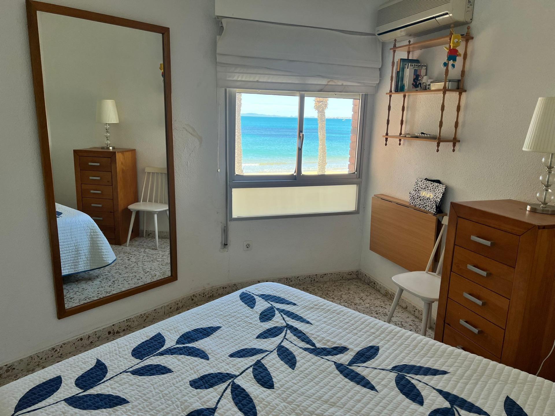 For sale - 3 Bedroom 1 Bathroom Apartment in Torrevieja - Playa Del Cura  - Alicante