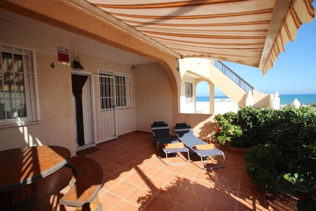 For sale - 3 Bedroom 1 Bathroom Bungalow in Torrevieja - La Mata  - Alicante