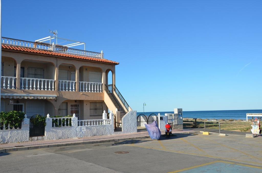 For sale - 3 Bedroom 1 Bathroom Bungalow in Torrevieja - La Mata  - Alicante