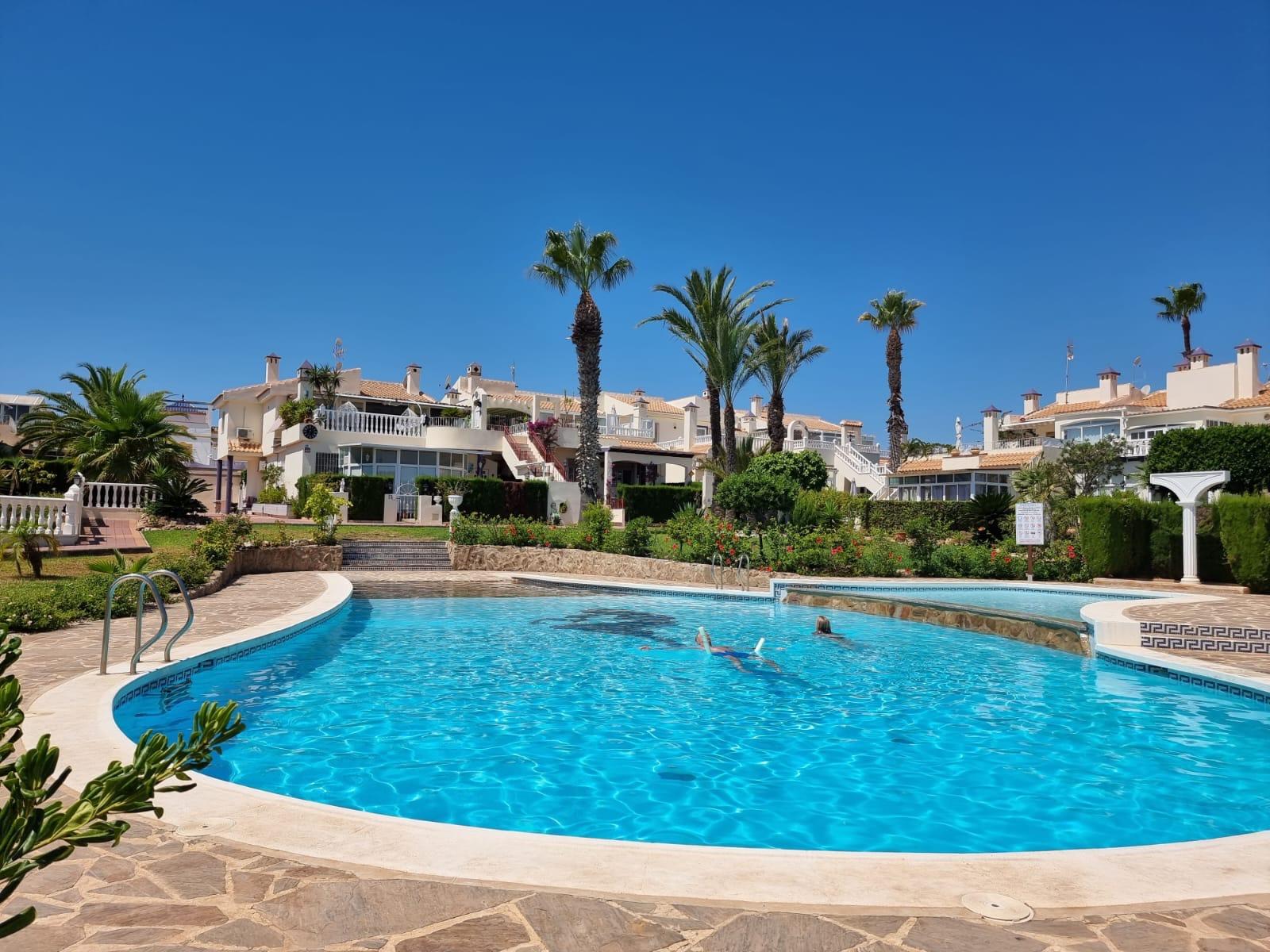 For sale - 2 Bedroom 1 Bathroom Apartment in Torrevieja - Los Balcones - Los Altos Del Edén  - Alicante